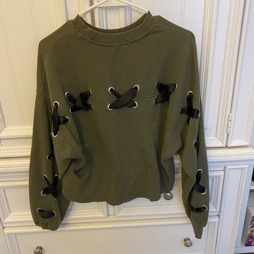 Detailed womens sweatshirt